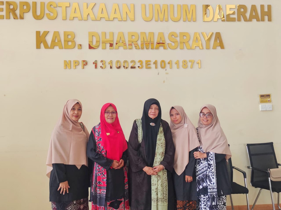 Raudha Thalib Berbagi Inspirasi Literasi, MI Al Azhar Dharmasraya Wujudkan GEMILANG dalam Pembelajaran